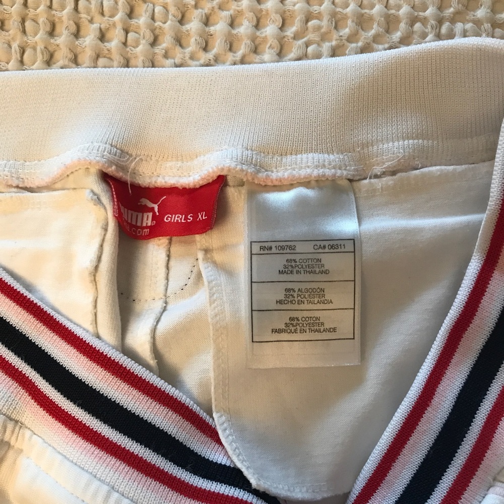❤️SOLD❤️Puma Girls Track pants 👖 - Picture 3 of 4